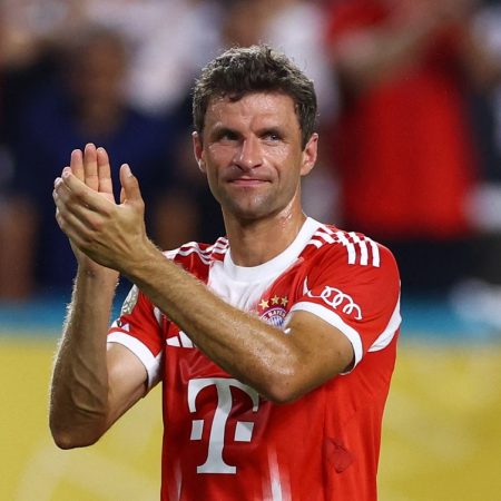Muller chỉ trích Liverpool