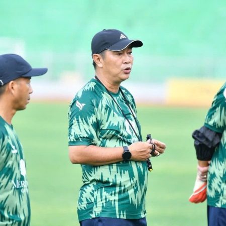 HLV Trần Minh Chiến rời Bình Định