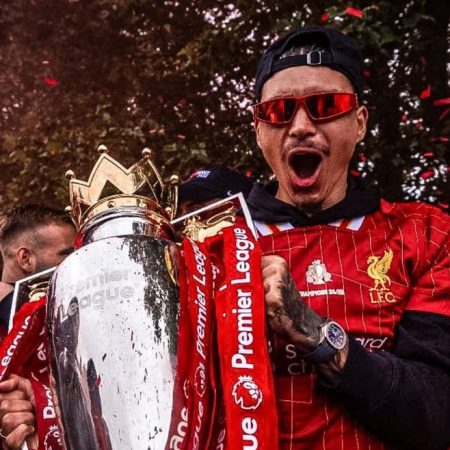 Lý do Nunez chưa thể rời Liverpool