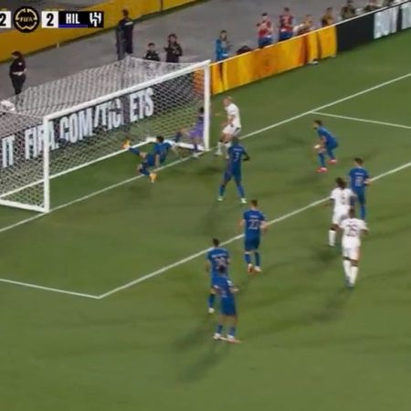 Cầu thủ Al Hilal cứu thua không tưởng