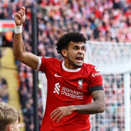 Bayern phạm sai lầm nếu mua Diaz-