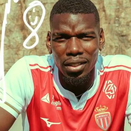 Paul Pogba ra mắt bến đỗ mới