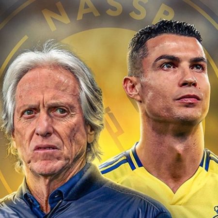 Al Nassr công bố HLV mới do Ronaldo yêu cầu