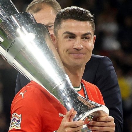 Bến đỗ bất ngờ mở ra với Ronaldo_1