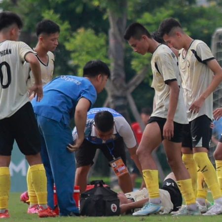 Cầu thủ của PVF bất tỉnh ở giải U21 Quốc gia