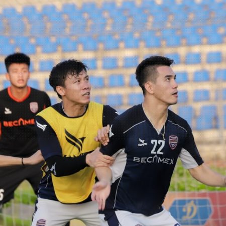 Tiến Linh, Quế Ngọc Hải vẫn ra sân tập cùng Bình Dương_1