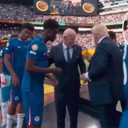 Ông Trump bị cầu thủ Chelsea phớt lờ-_1