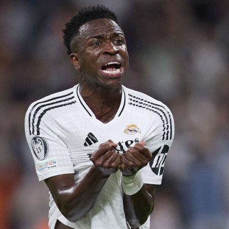 Vinicius bất mãn với HLV Alonso_1
